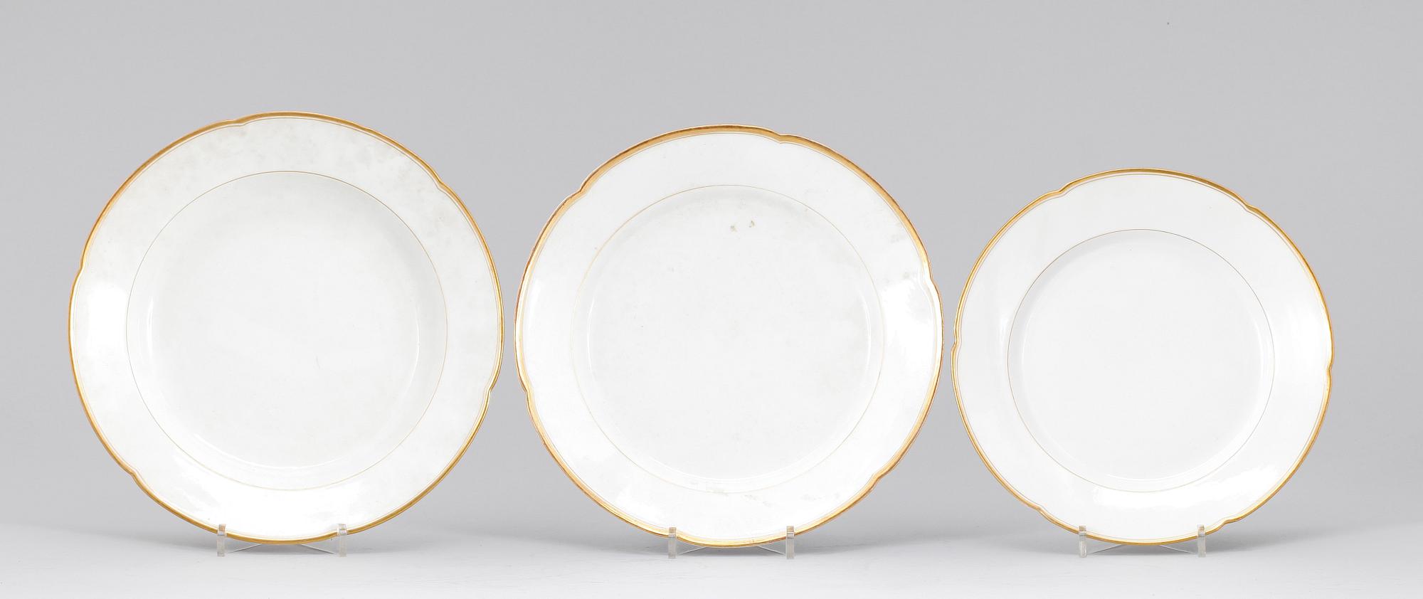 MATSERVIS, 75 delar, porslin, Bing & Gröndahl, Köpenhamn, Danmark, 1900-talets första hälft.