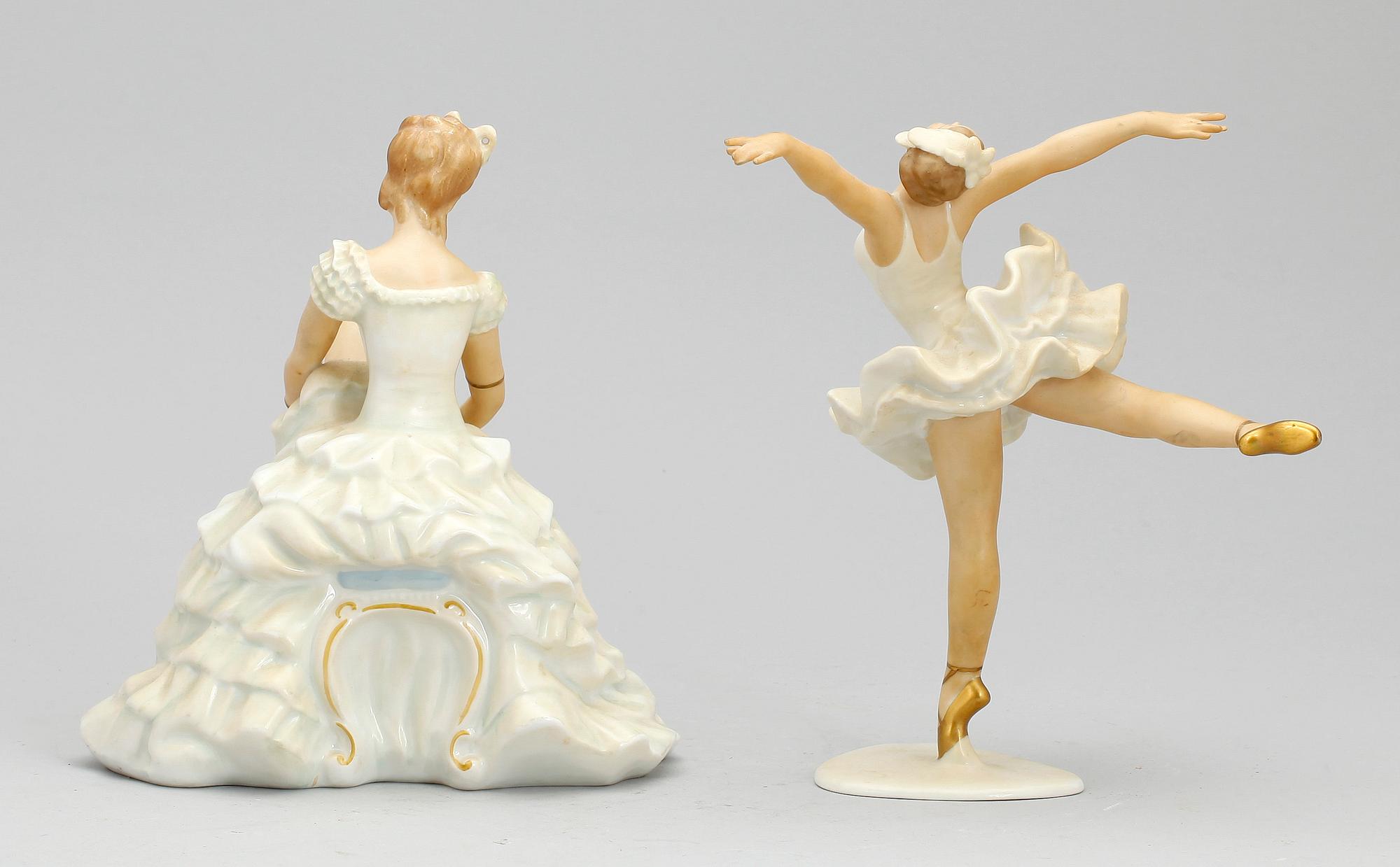 FIGURINER, ett par, porslin, Schaubachkunst, 1900-talets första hälft.
