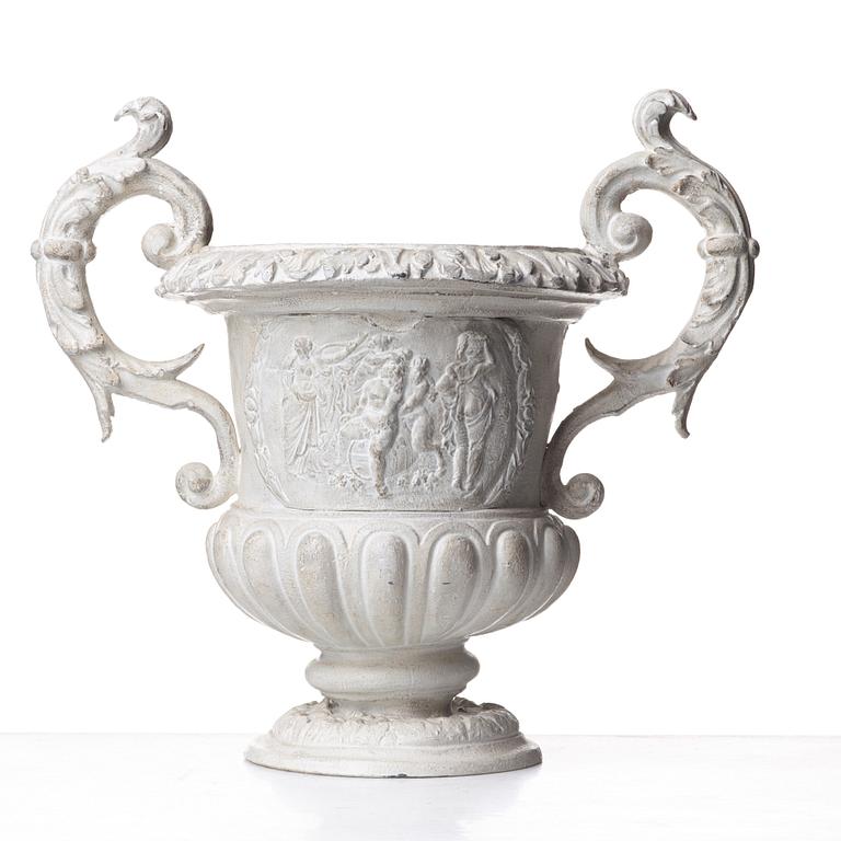 A Swedish Baroque urn, ca 1700.
