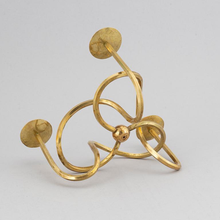 JOSEF FRANK, ljusstake, mässing, "Vänskapsknuten", Firma Svenskt Tenn.