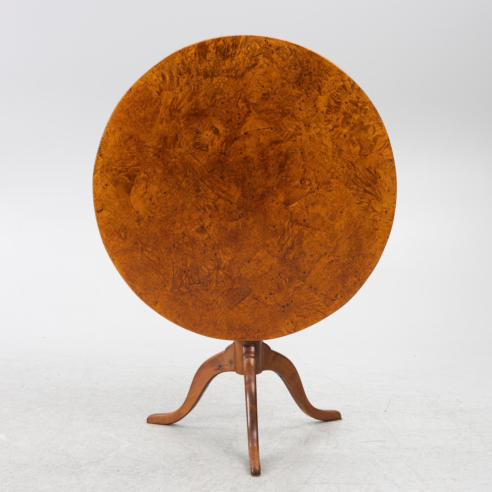 A folding table, Mälardalen, first half of the 19th century.