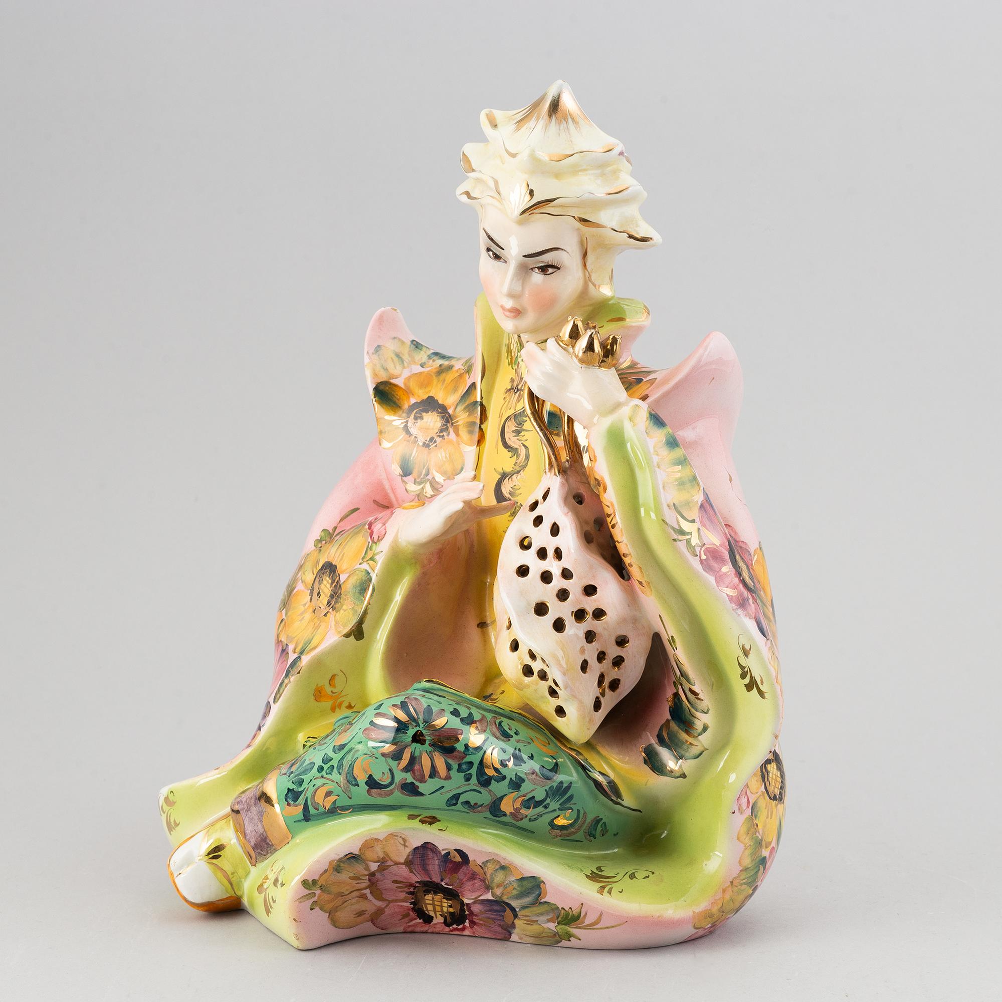 A mid 20th century Italian ceramic figurine.