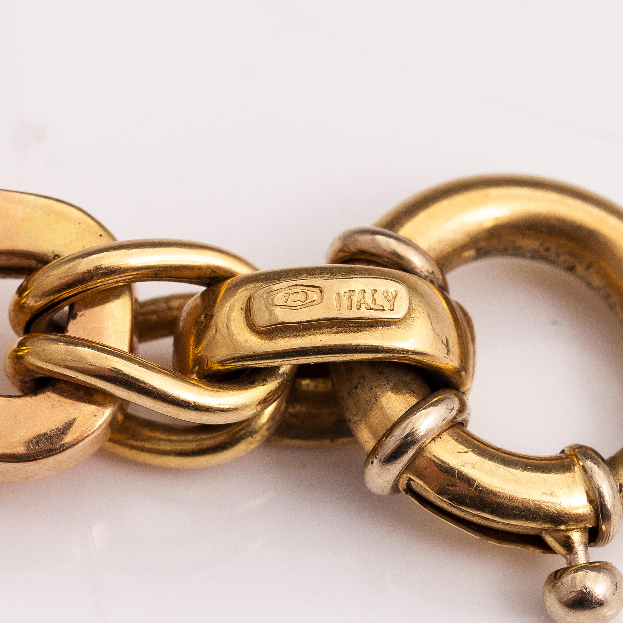 An 18K yellow and red gold bracelet. Italy.