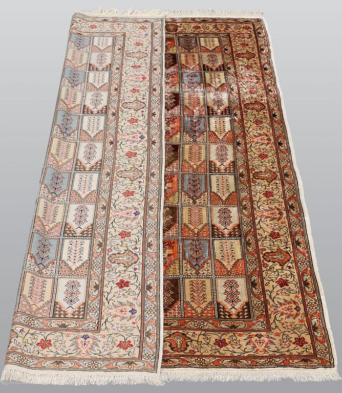 A rug, oriental, silk, ca 185 x 126 cm.