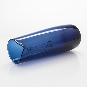 Iittala, dricksglas, 12 st, Tapio Wirkkala, modell 2204, och tillbringare,Erkki Vesanto, modell 2438 .