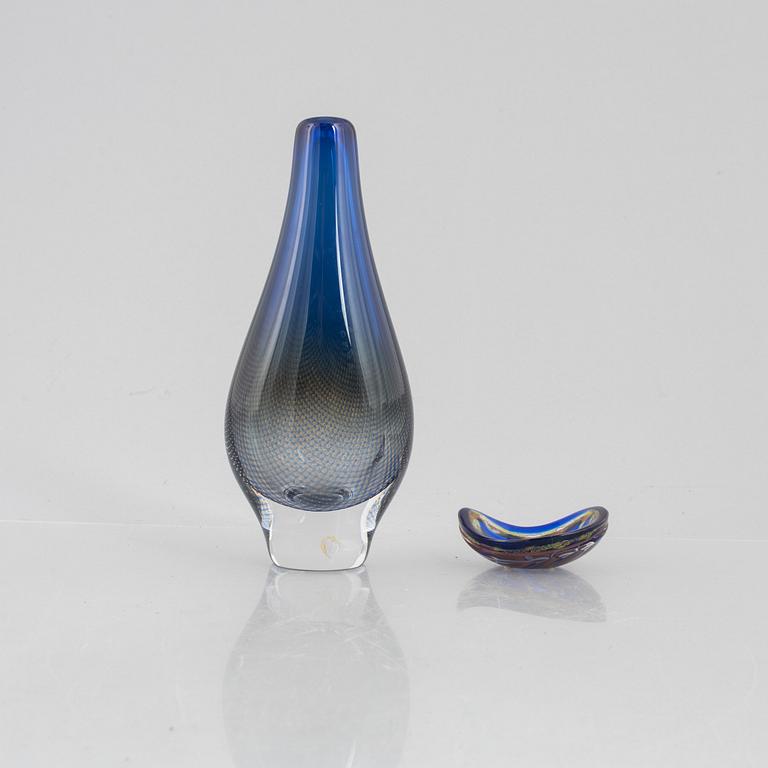 Sven Palmqvist, a 'Kraka' vase från 1954 and a 'Ravenna' bowl, Orrefors, Sweden.