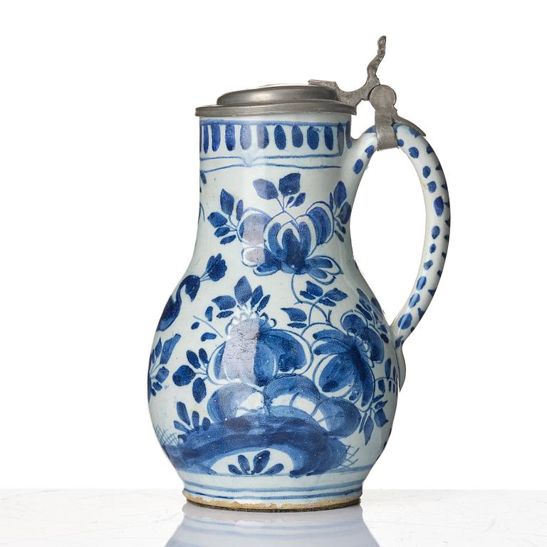 A blue and white Dutch faiance tankard with pewter mountings, Delft, 18th century.