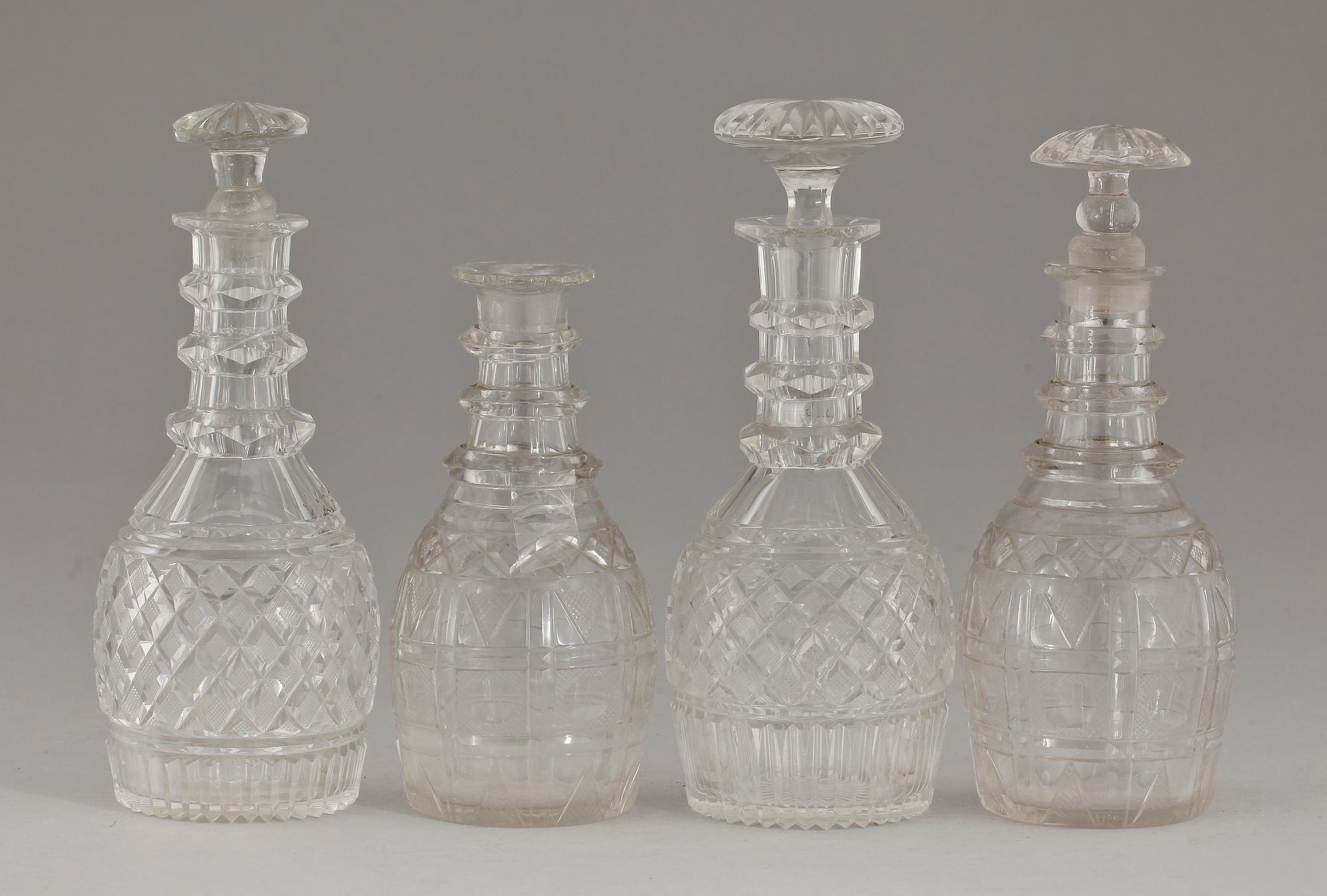 KARAFFER, 4 st, glas, 1800-tal.