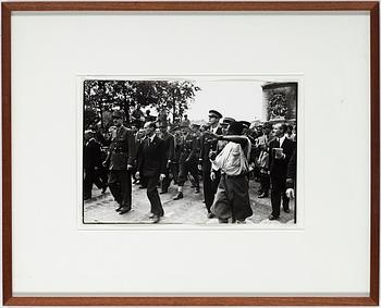 HENRI CARTIER-BRESSON, gelatin silver print stamped by the photographer and with Europapress AB copyright stamp verso.