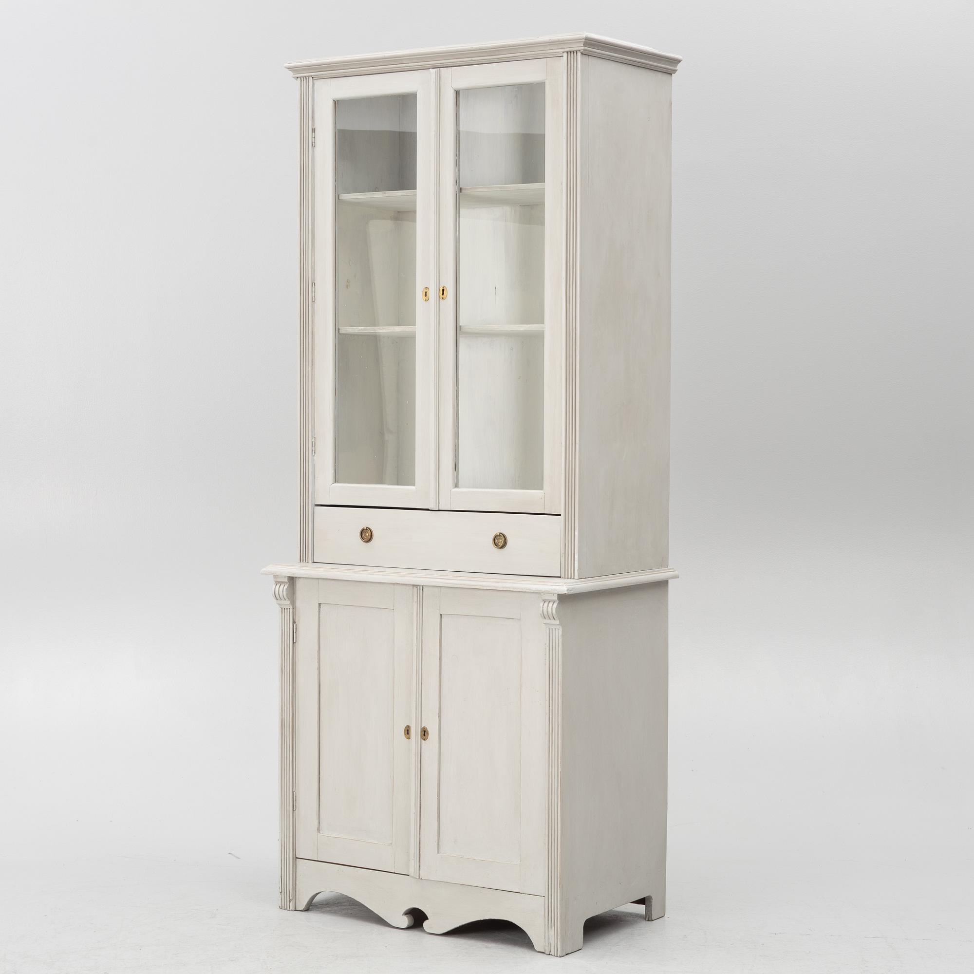 Vitrinskåp, sent 1800-tal.