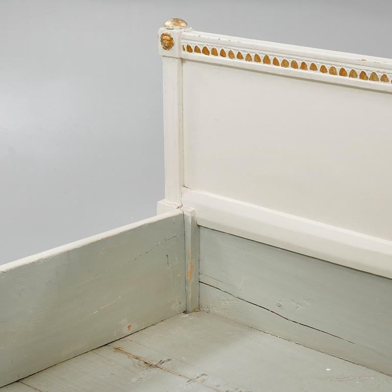 A late gustavian bed, around the year 1800.