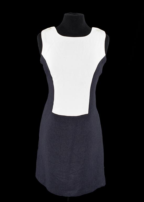 A black/white dress by Karl Lagerfeldt.