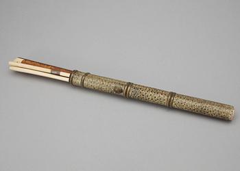 CHOPSTICKS samt KNIV, bland annat ben, sannolikt Kina, 1900-tal.
