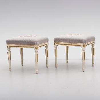 TABURETTER, 1 par, gustaviansk stil, 1900-talets första hälft.
