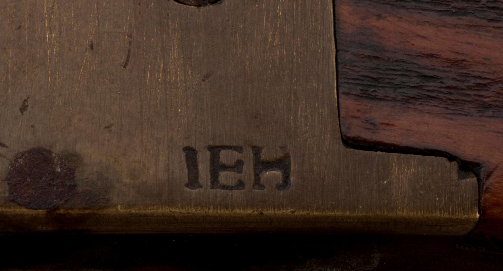 PEPPERBOX, mässing med valnötsskaft, stämplad IEH, J. Engholm (1820-1918) Ödestugu.