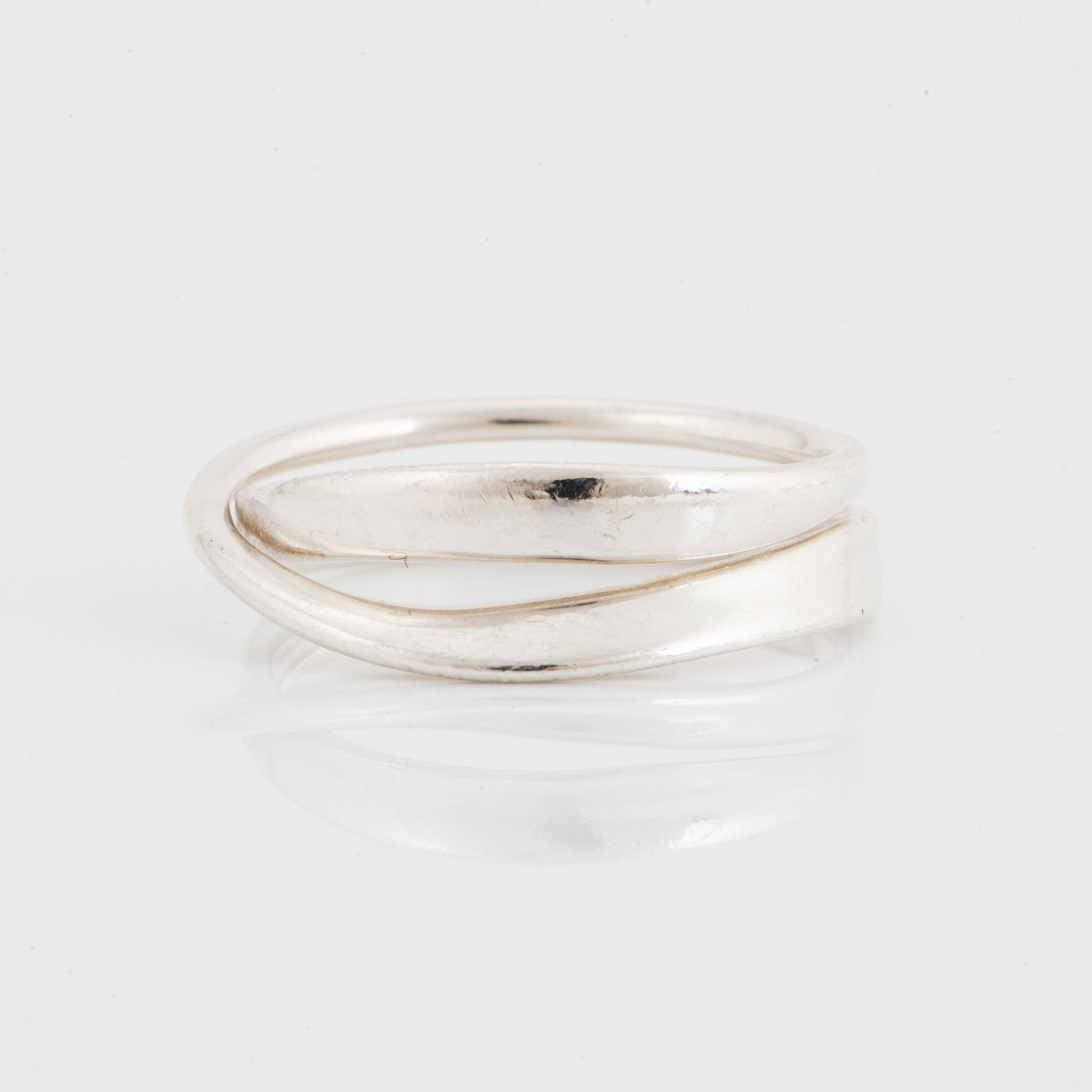 VIVIANNA TORUN BÜLOW-HÜBE, för Georg Jensen, ring Möbius, nr 369. Silver.