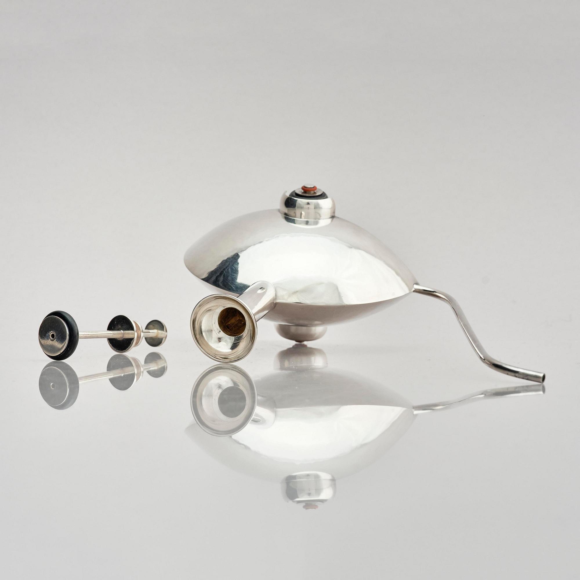 Mats Eskils, kanna "DropStop", sterlingsilver, Stockholm, 1999.