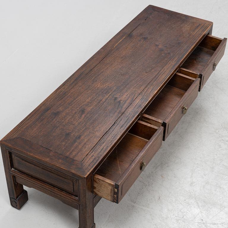 A chinese hardwood bench/low table with drawers, late Qing dynasty/early 20th Century.