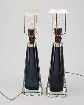 Carl Fagerlund · BORDSLAMPOR, ett par, glas och metall, Carl Fagerlund, Orrefors. sign