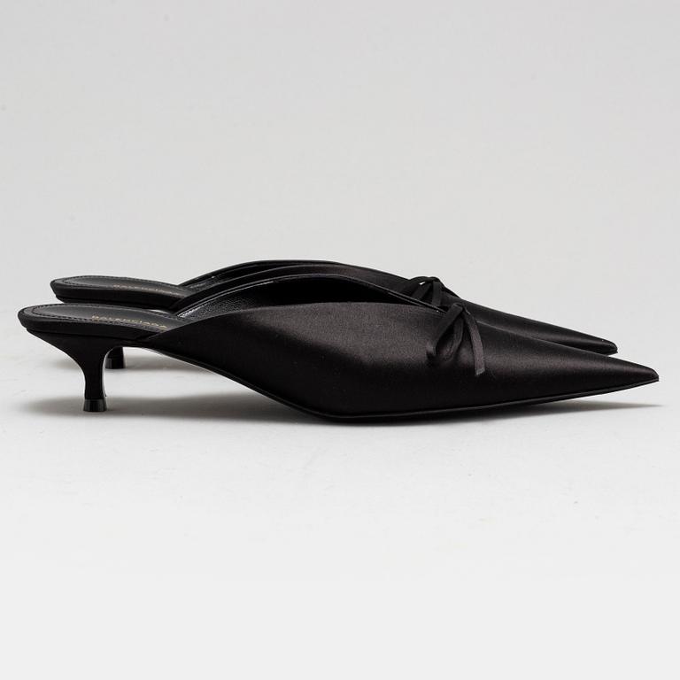 BALENCIAGA, a crepe de satin mules/kitten heels, app 38.