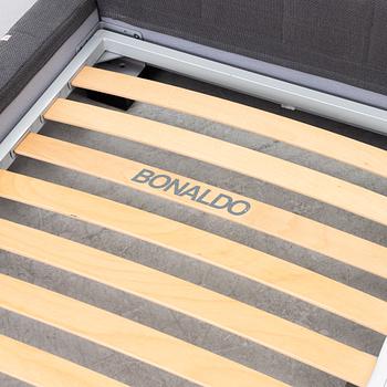 Giuseppe Viganò, a 'Squaring' bed, Bonaldo, Italy.