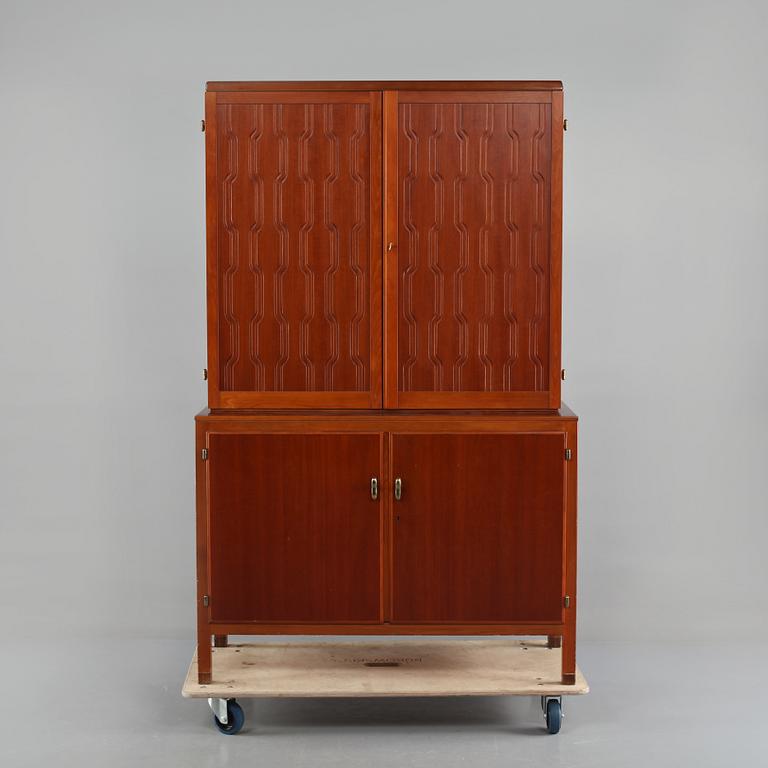 SKÅP, "589-029", David Rosén för Nordiska Kompaniets "FUTURA"-serie, Nyköping, 1950-tal, brickmärkt.