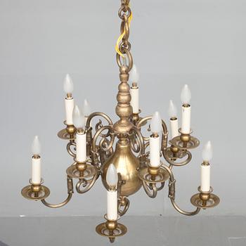 TAKKRONA, barockstil. 1900-talets senare hälft. Höjd 135 cm.