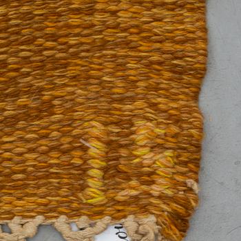 A CARPET flat weave, signed IS (Ingegerd Silow), ca 286 x 193 cm.