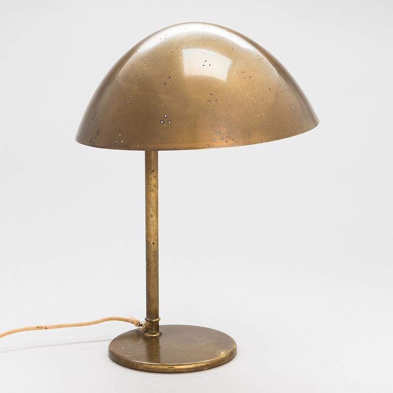 Paavo Tynell, pöytävalaisin, malli 9209, Taito Oy 1940-luku.