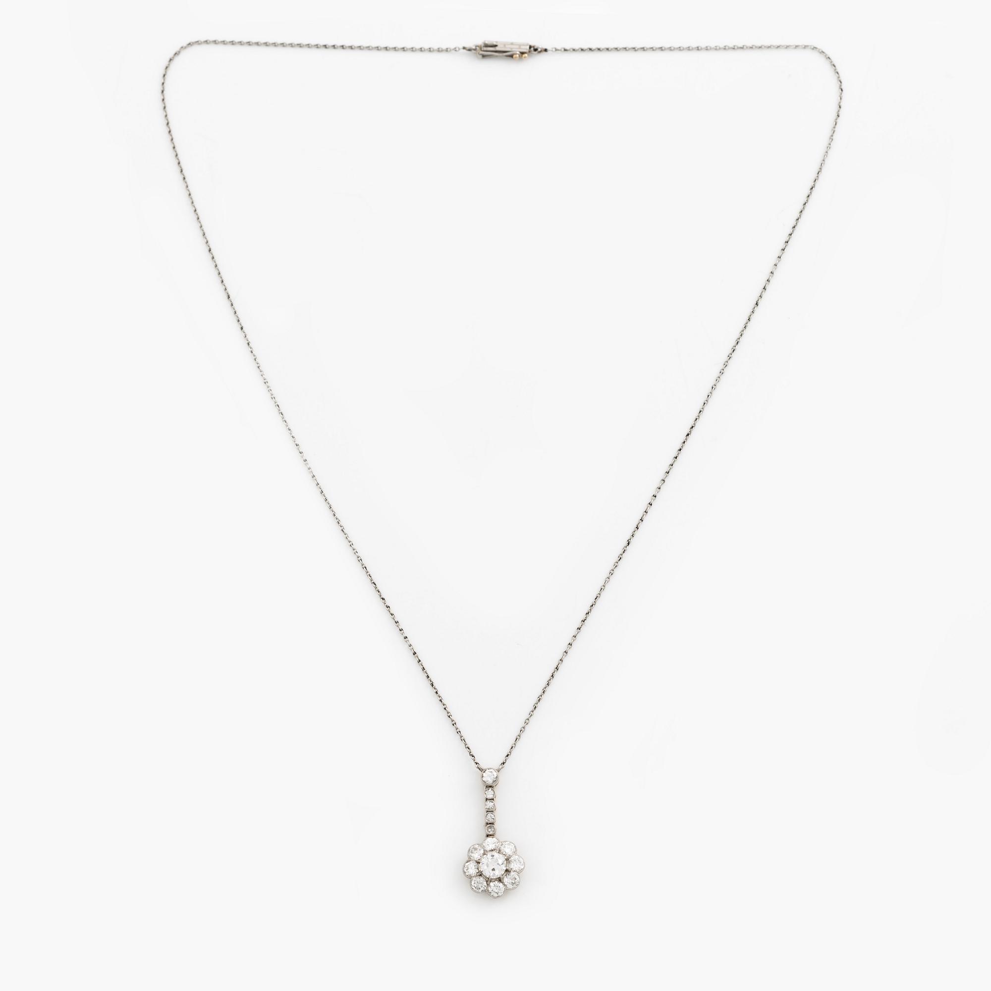 Necklace with old brilliant-cut diamonds.