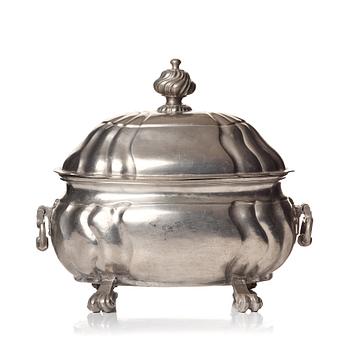 141. A Rococo pewter tureen by O Artedius 1776.