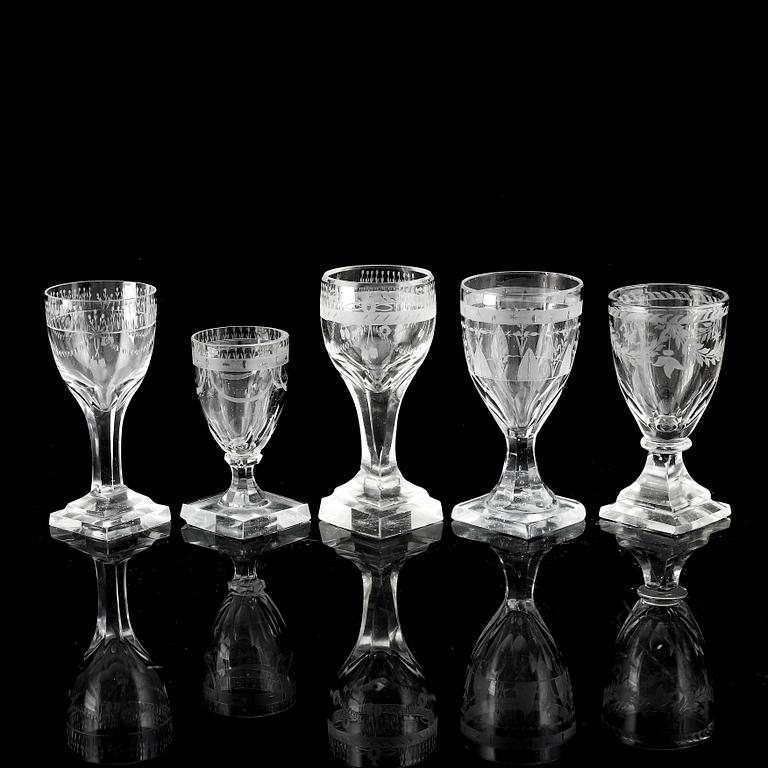 A matched set of 20 wine glasses, 19th/20th Century.