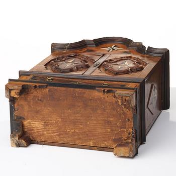 MINIATYRSKÅP / KABINETTSKÅP, 1700-tal, Senbarock.