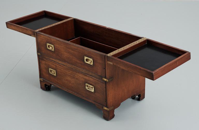 BARSKÅP, engelsk stil, enl uppgift inköpt på Nordiska Kompaniet, 1960-tal.