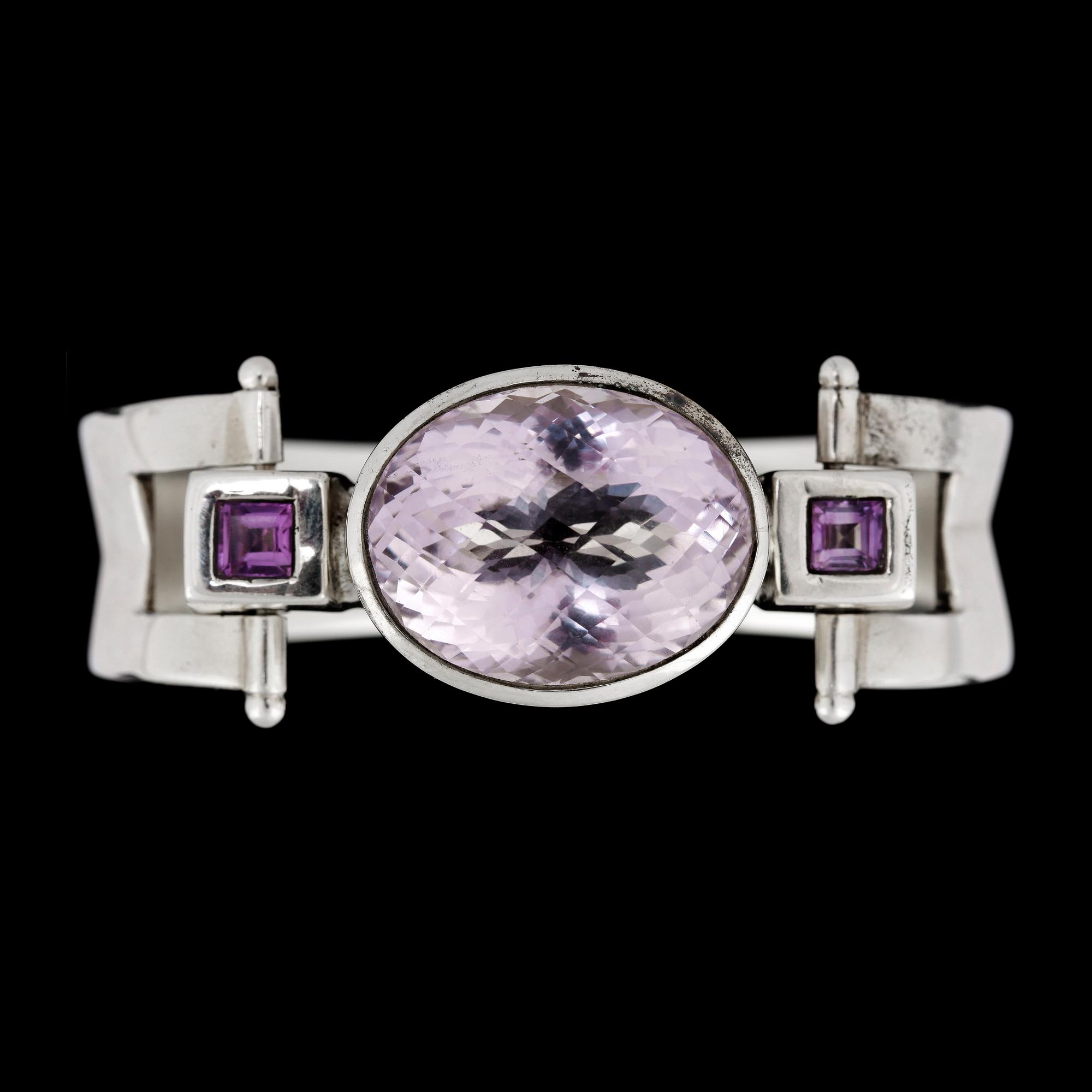 ARMRING, sterling silver med lila stenar, 1990/2000-tal. Vikt ca82g.