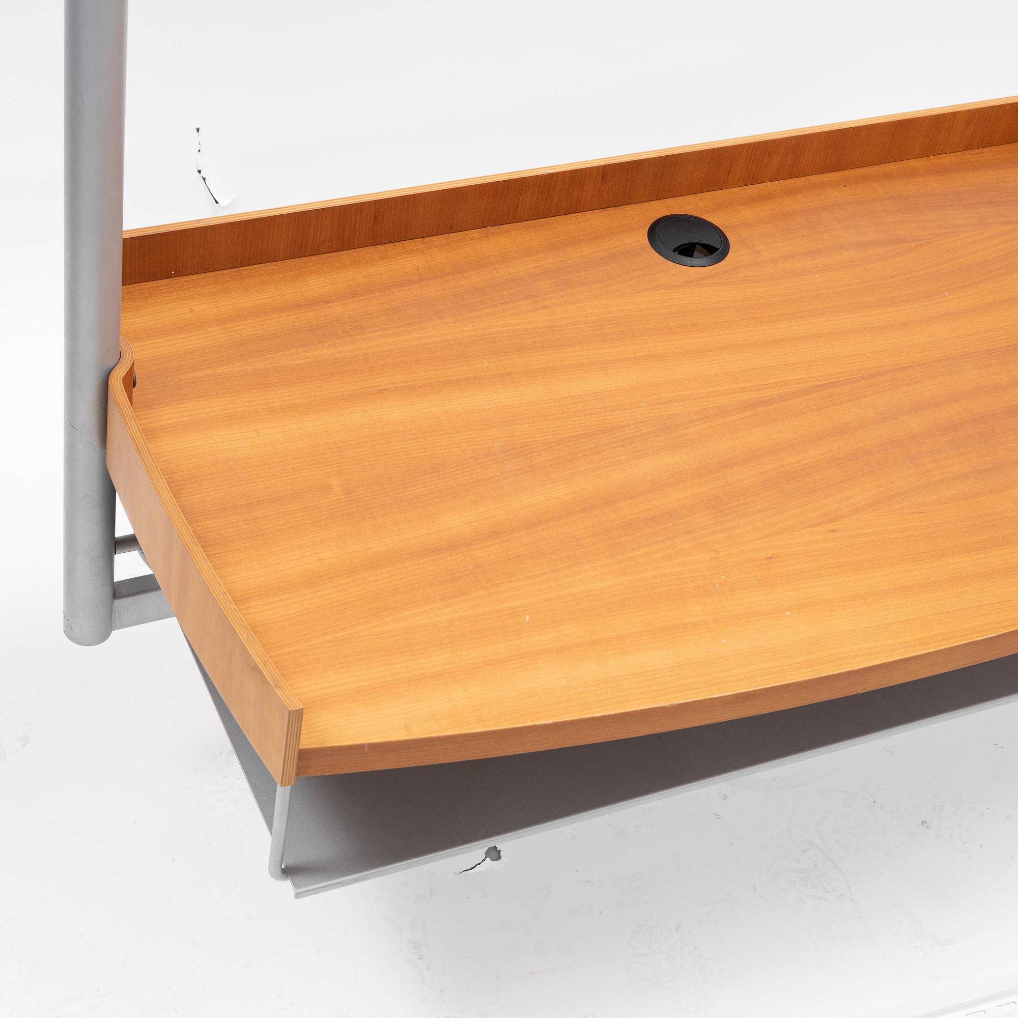 An "Ubiqua"  Porada shelf system. Design T. Colzani. 2000's.