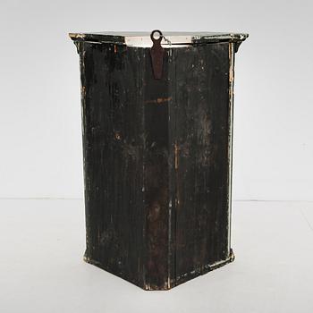 VÄGGHÄNGSKÅP, allmoge, 1700/1800-tal.