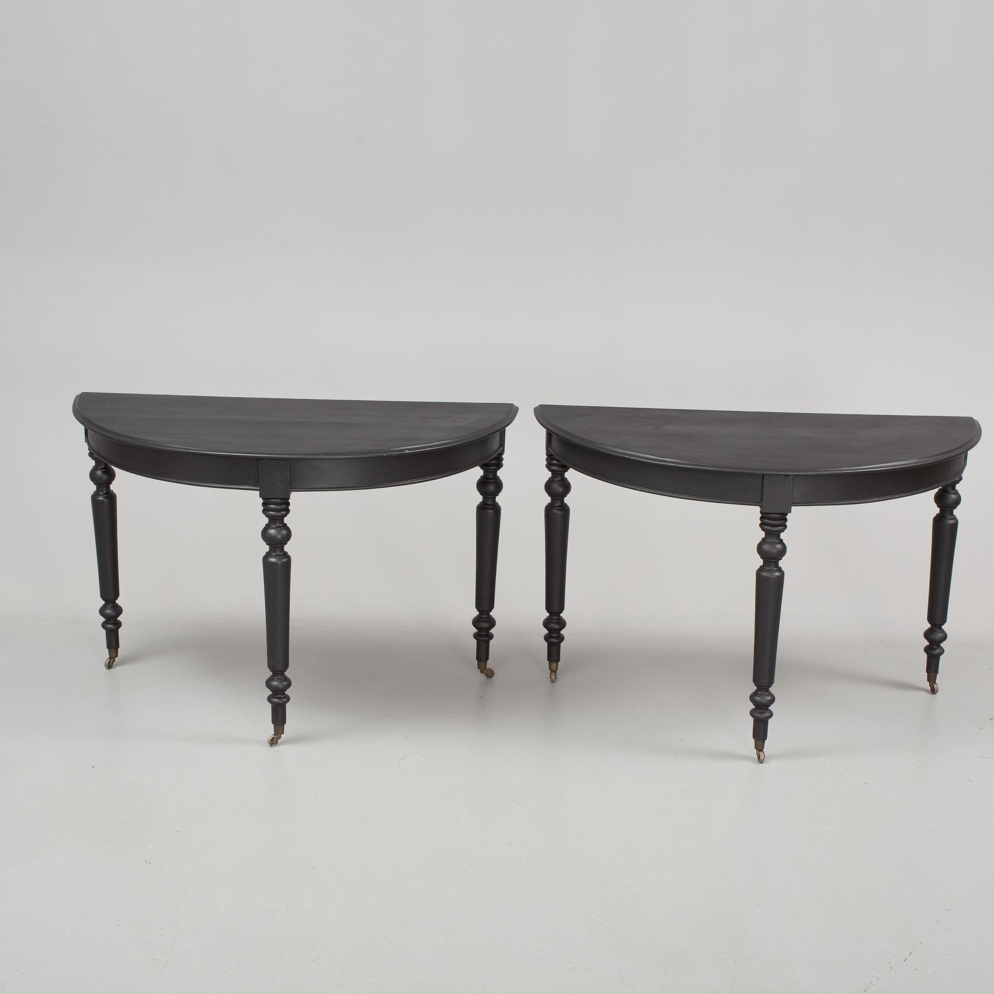 A mid 19th century dining table.