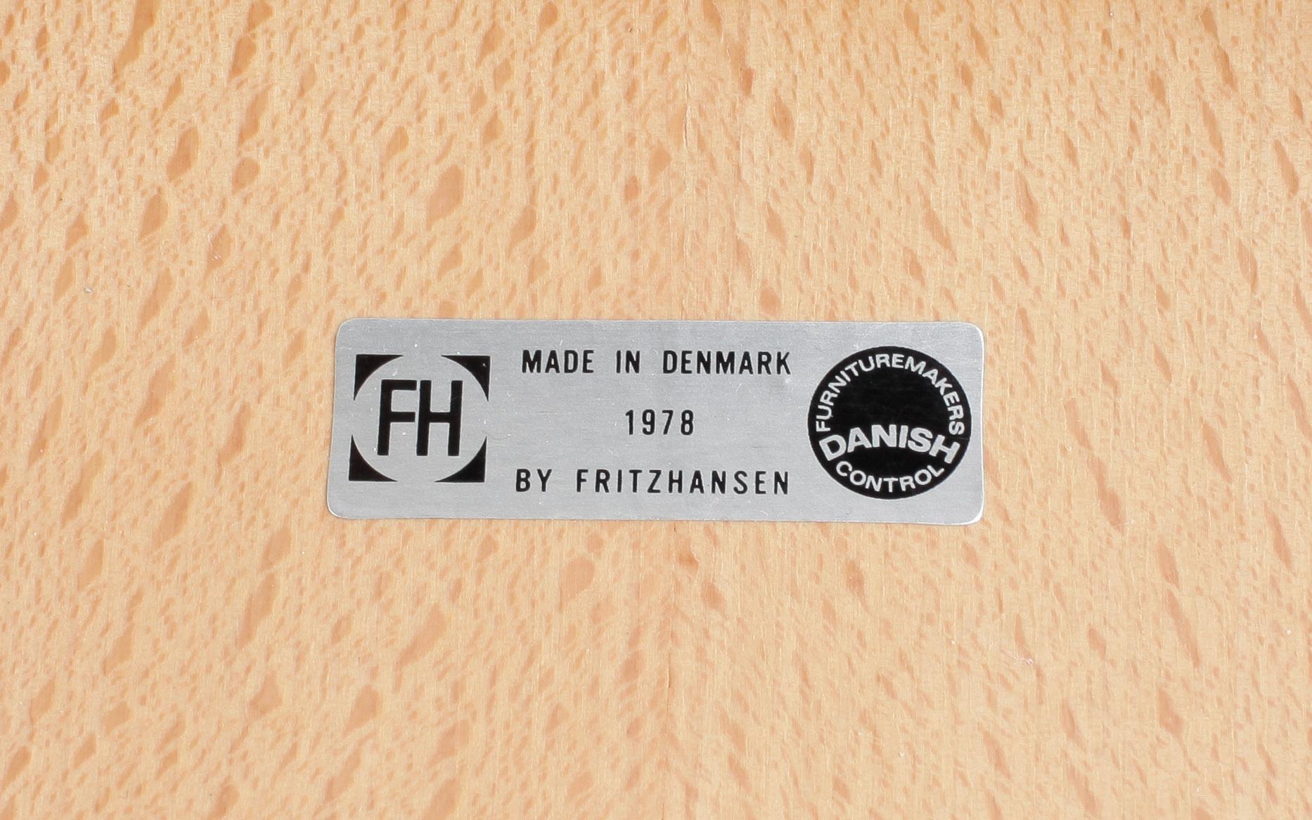 STOLAR, ett par, "Sjuan", Arne Jacobsen, Fritz Hansen. 1978.