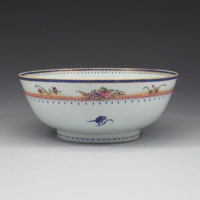 A famille rose punch bowl, Qing dynasty, Jiaqing (1796-1820).