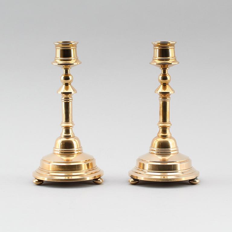 LJUSSTAKAR, 1 par, mässing, Gusum Bruk, 1900-talets första hälft.