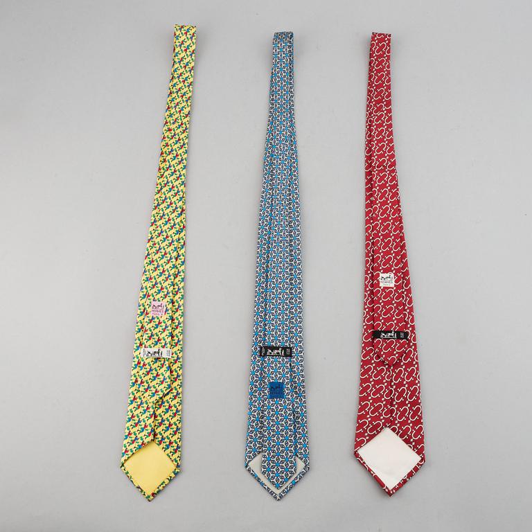 Hermès, 3 silk ties.