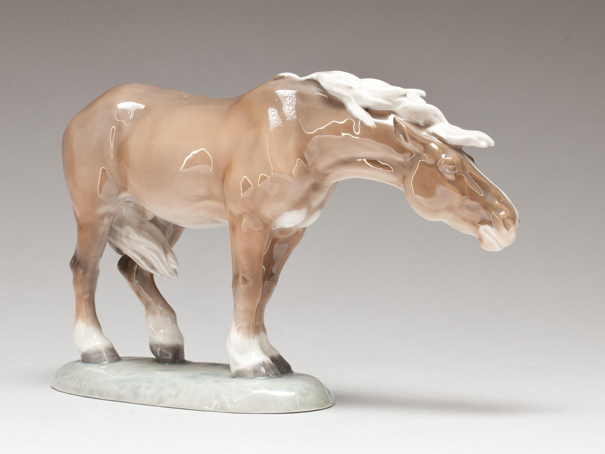 FIGURIN, porslin, Royal Copenhagen. 1900-talets andra hälft.