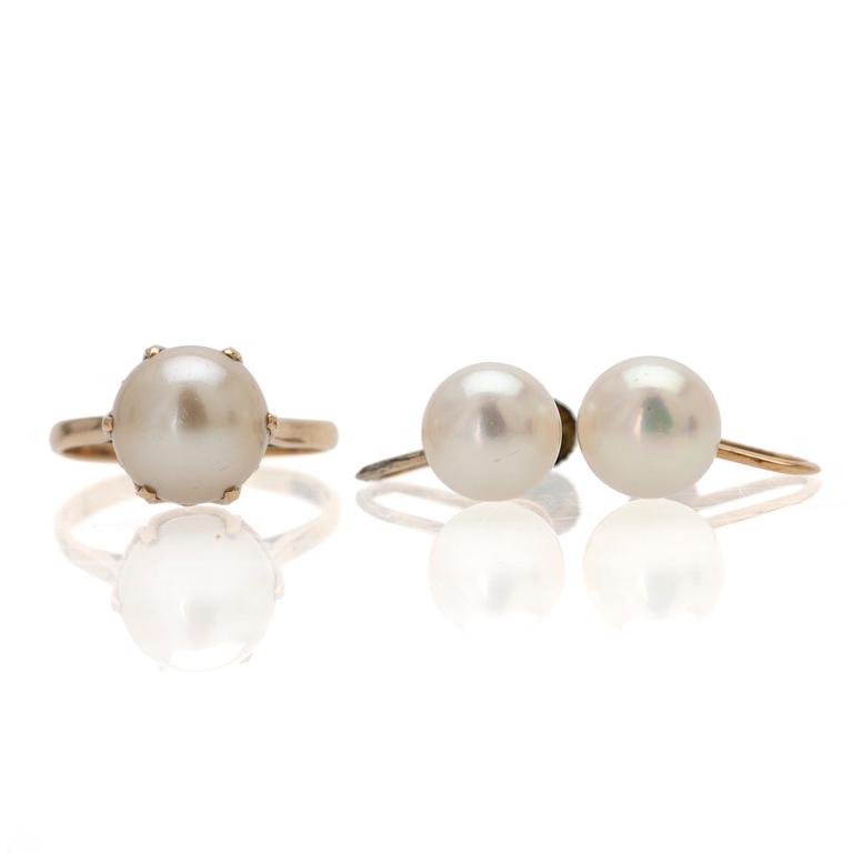 Ring and earrings, a pair, 14K gold and cultured pearls.