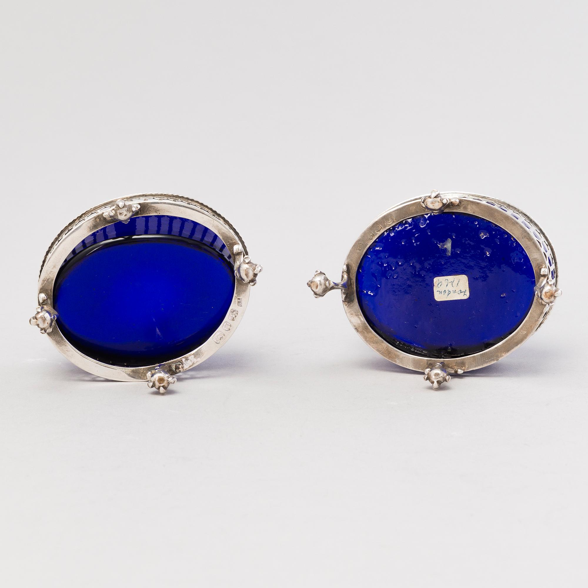 SALTKAR, 3 st, sterling silver, Edward Lowe, 1769 och Francis Stamp, 1780-tal, London.