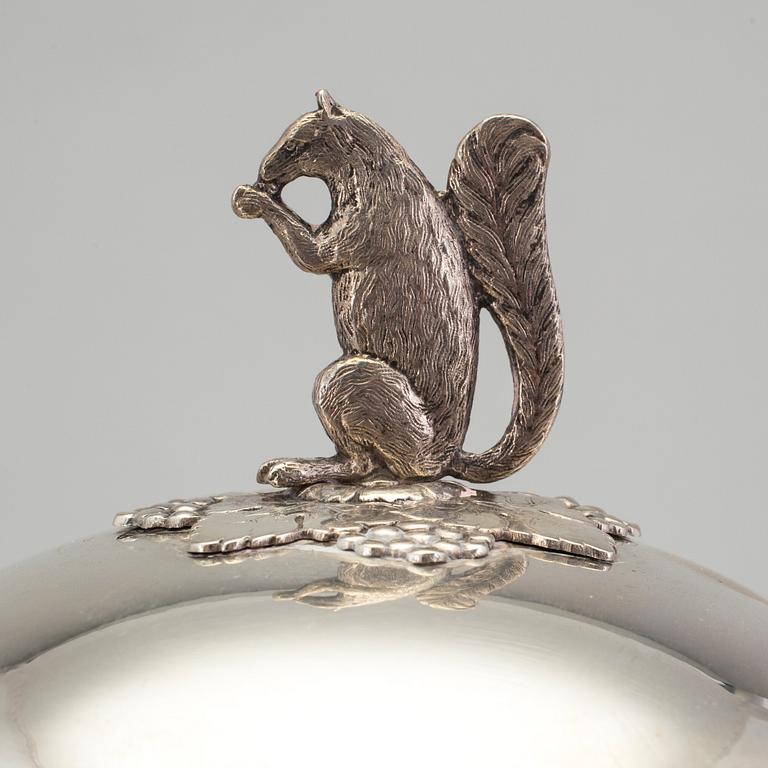 silver coffee pot with ivory handle and sugar bowl by CG Hallberg, Stockholm 1981 and 1920. Weight ca 1681 grams.