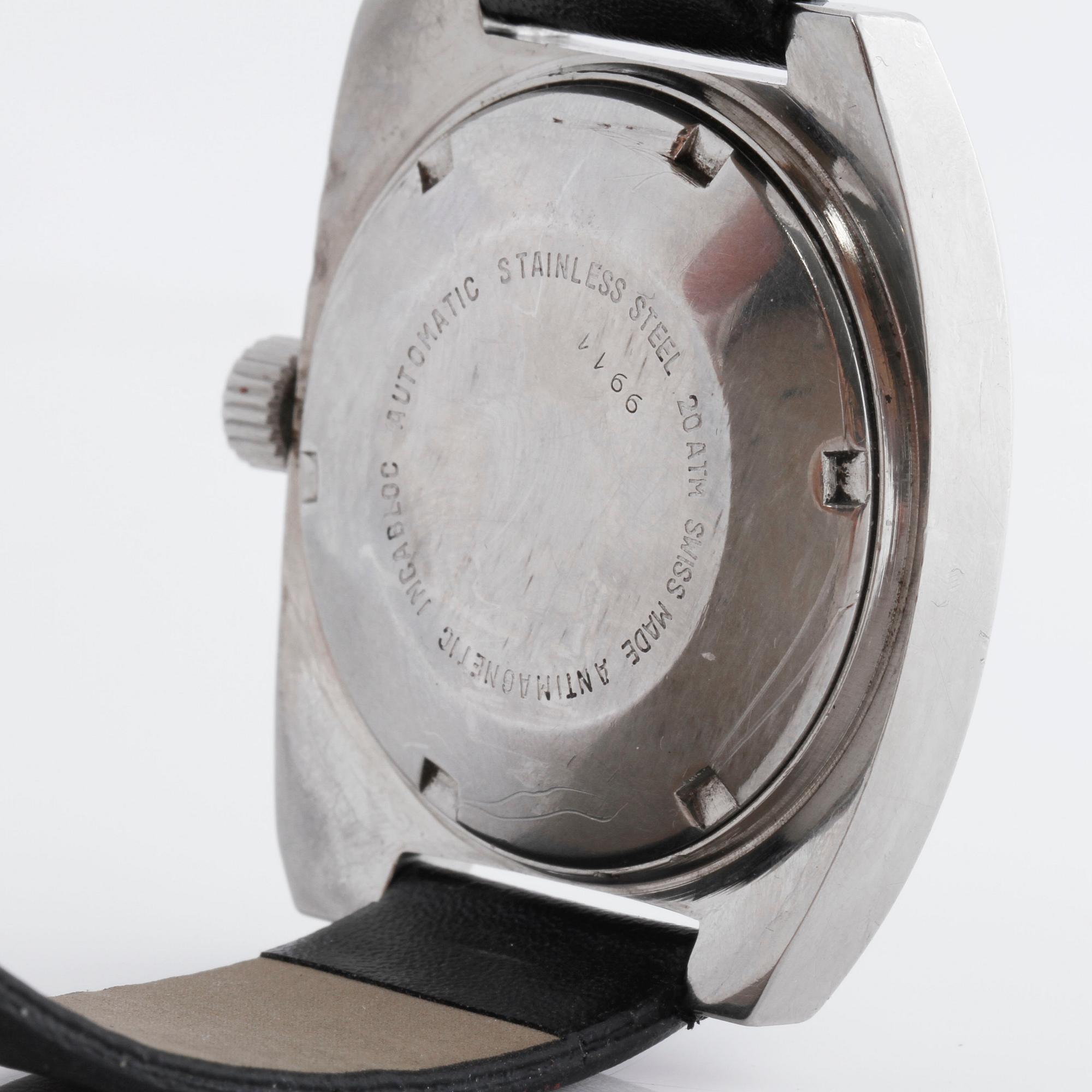 TRAVITA, armbandsur, 37 x 35 (43) mm.