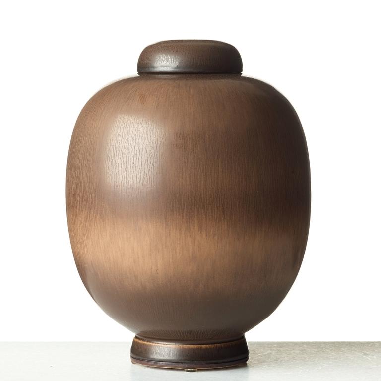 Berndt Friberg, a stoneware jar and cover, Gustavsberg studio, Sweden 1960.