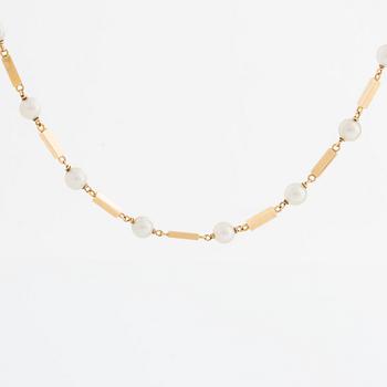 NECKLACE and BRACELET 18K gold w cutlured pearls approx 4 -5 mm.