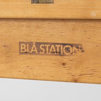 Börge Lindau & Bo Lindekrantz, A 'Simsalabim' table, Blå Station, ca 2000.